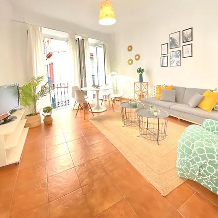 Superb In Downtown Of ,parking Optional, !! *