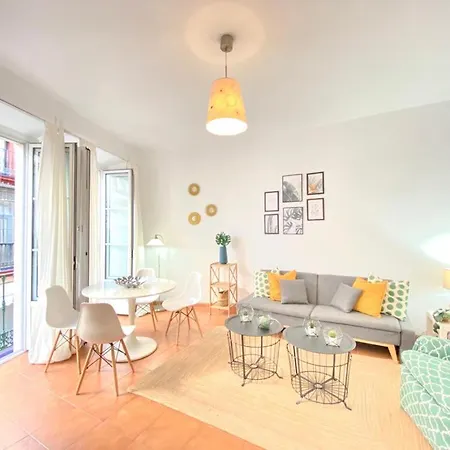 Superb In Downtown Of ,parking Optional, !! Apartment