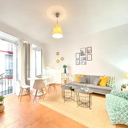 Superb In Downtown Of ,parking Optional, !! Apartment Seville
