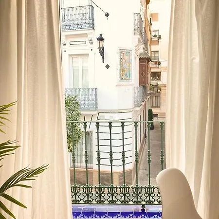Apartment Superb In Downtown Of ,parking Optional, !!