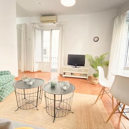 Superb In Downtown Of ,parking Optional, !! Apartment