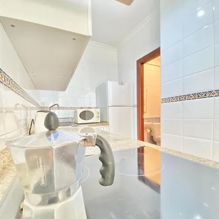 Apartment Superb In Downtown Of ,parking Optional, !! *