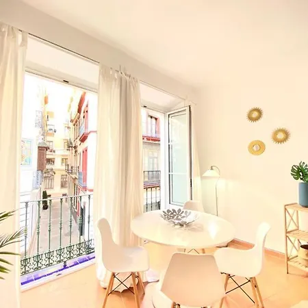 Apartment Superb In Downtown Of ,parking Optional, !! *
