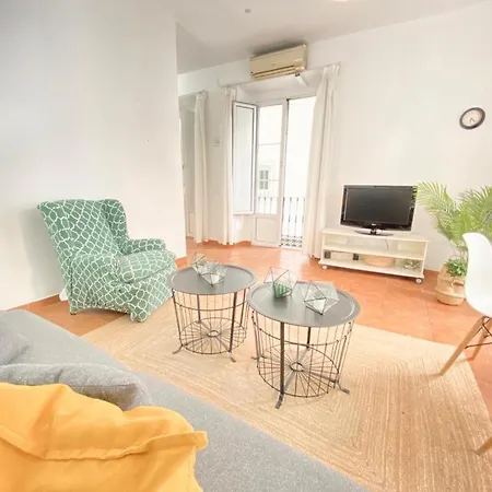 Superb In Downtown Of ,parking Optional, !! Apartament