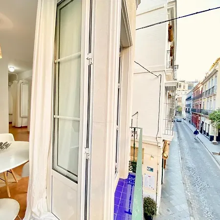 Superb In Downtown Of ,parking Optional, !! Seville