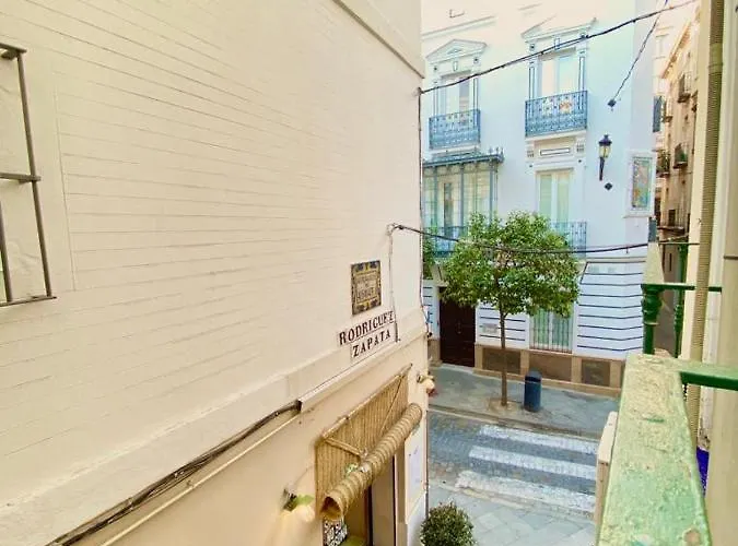Superb In Downtown Of ,parking Optional, !! Lejlighed *